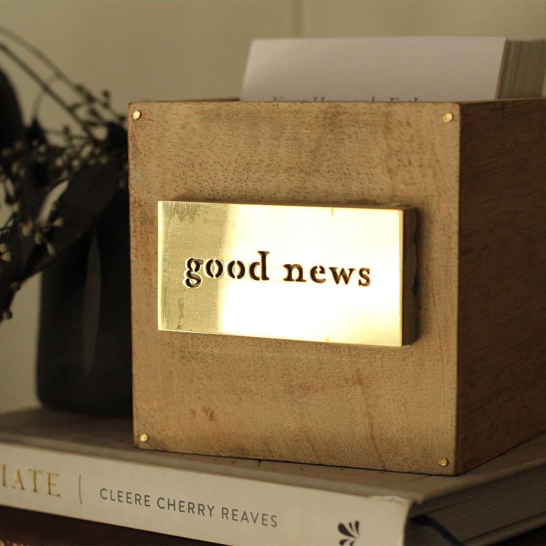 100 Days of Good News Scripture Cards with Wooden Box