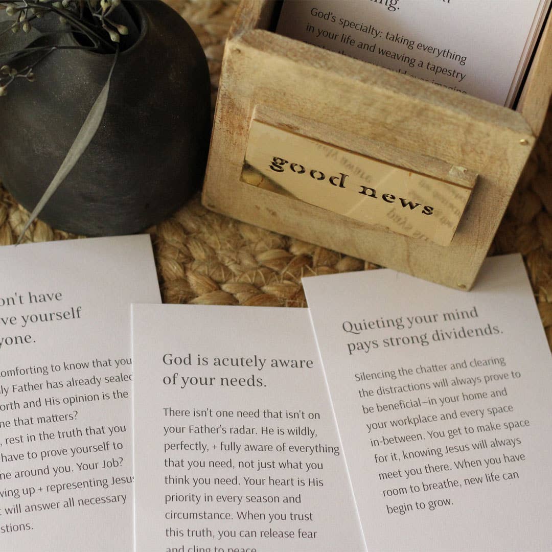 100 Days of Good News Scripture Cards with Wooden Box