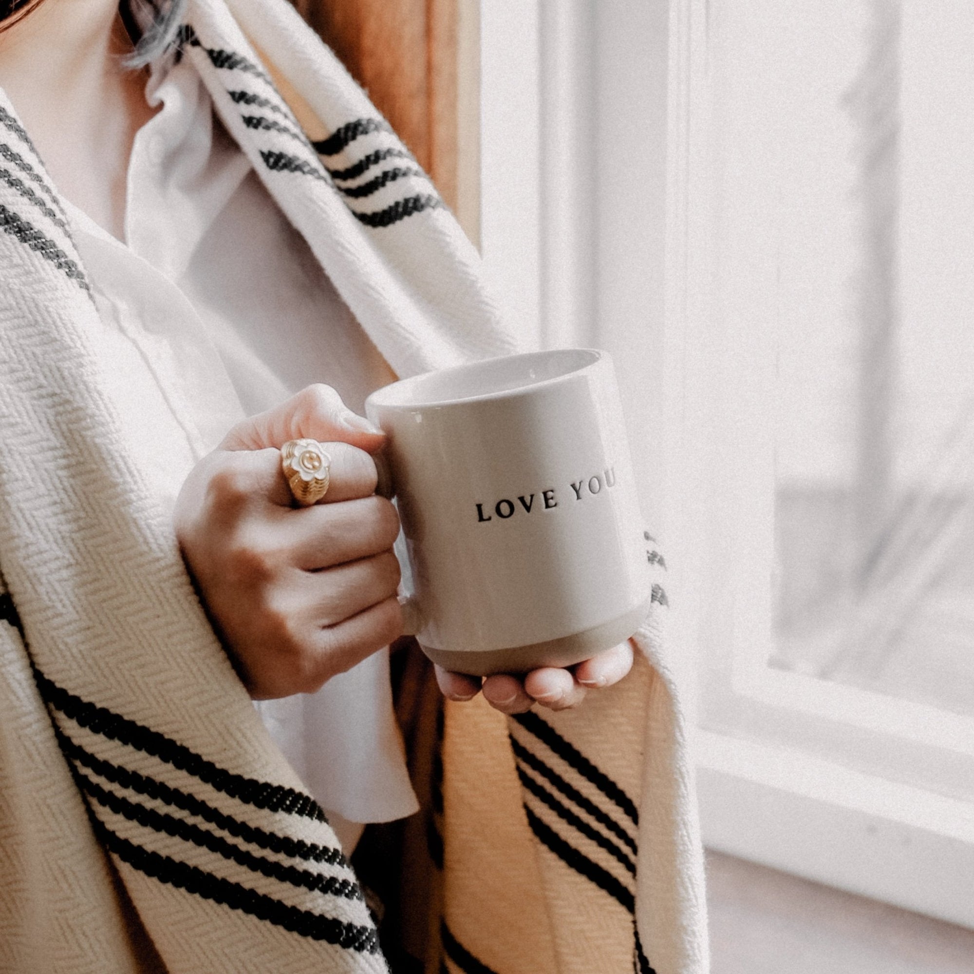 Romantic coffee mug with Love You design – durable stoneware gift mug