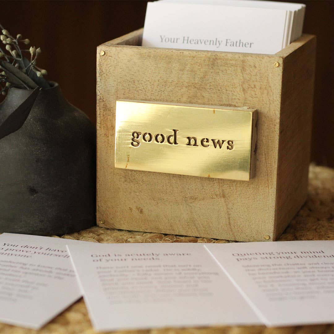 100 Days of Good News Scripture Cards with Wooden Box